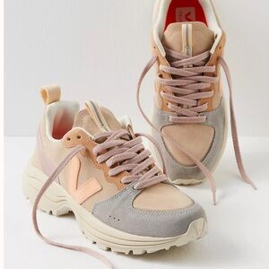 Veja Venturi Sneaker Almond/Peach Multicolor